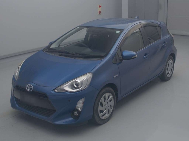 TOYOTA AQUA 2015
