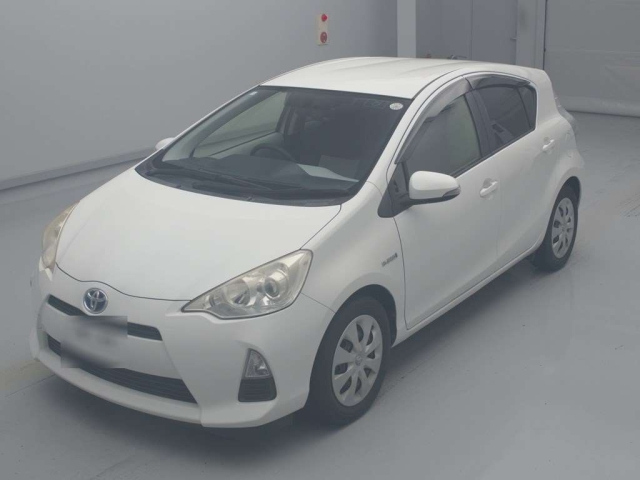 TOYOTA AQUA 2012