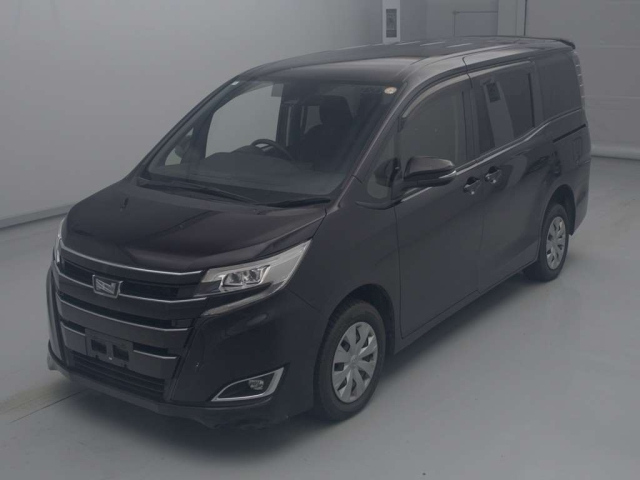TOYOTA NOAH 2020