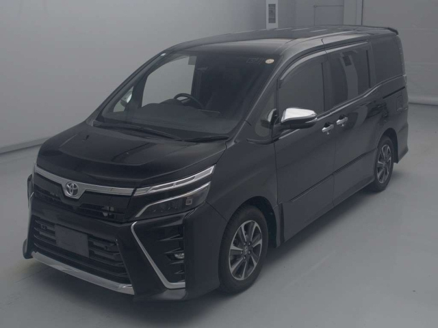 TOYOTA VOXY 2021
