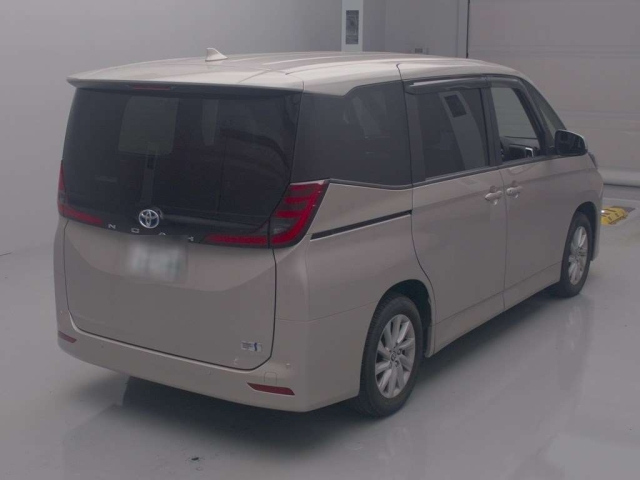 TOYOTA NOAH 2022
