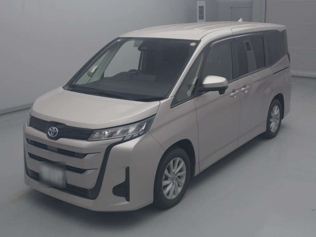 TOYOTA NOAH 2022