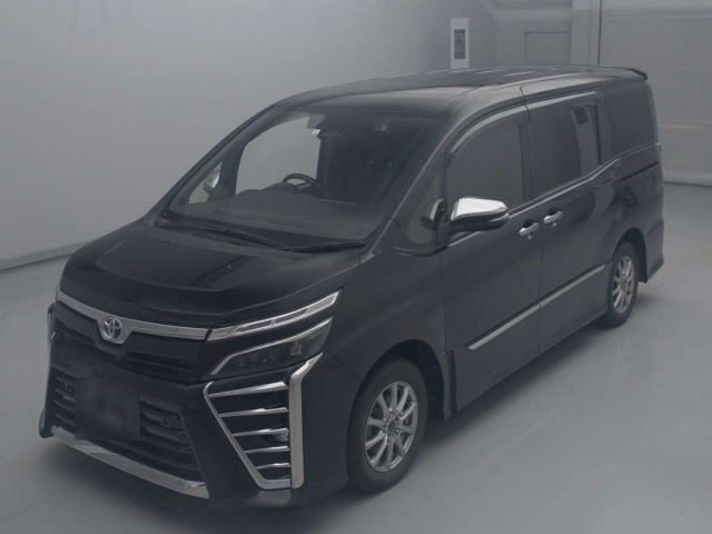 TOYOTA VOXY 2020