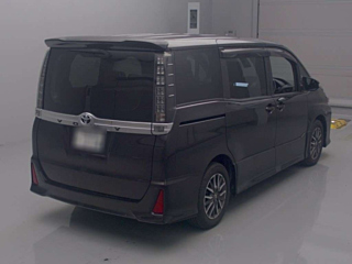 TOYOTA VOXY 2014