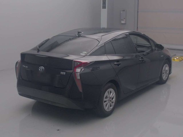 TOYOTA PRIUS 2016