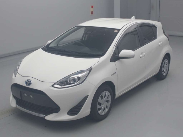 TOYOTA AQUA 2020