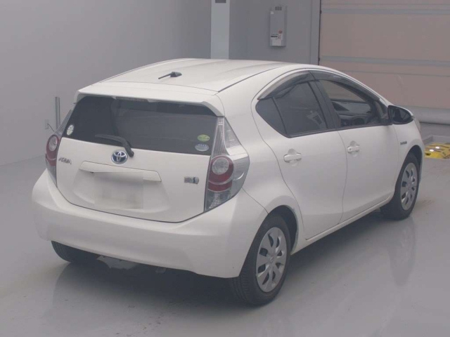 TOYOTA AQUA 2014