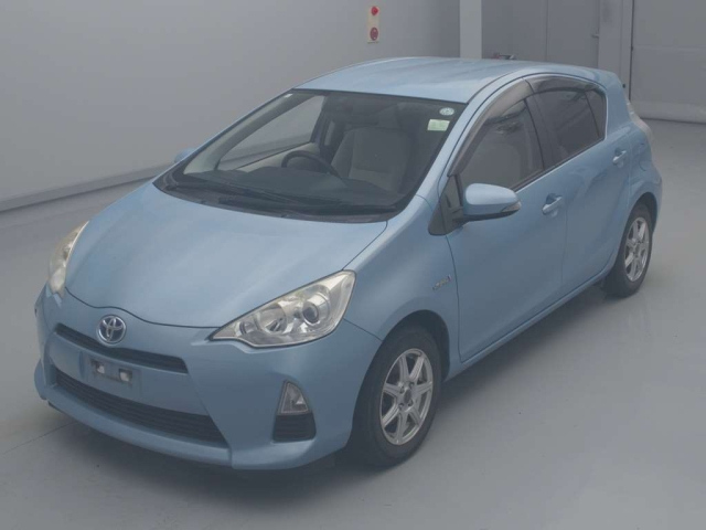 TOYOTA AQUA 2013