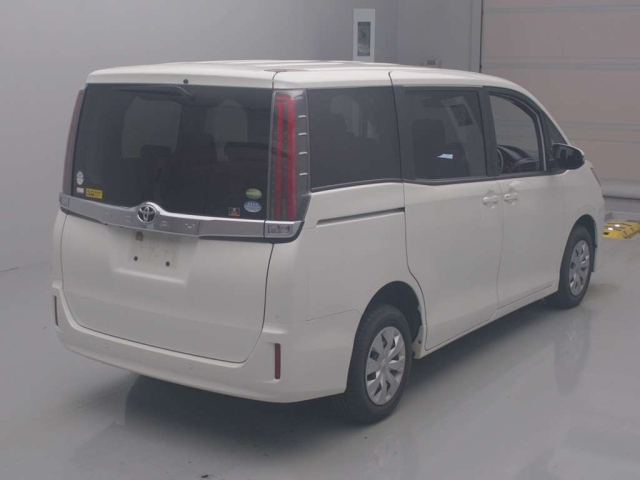 TOYOTA NOAH 2019