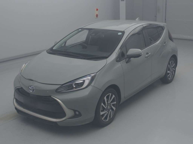 TOYOTA AQUA 2021