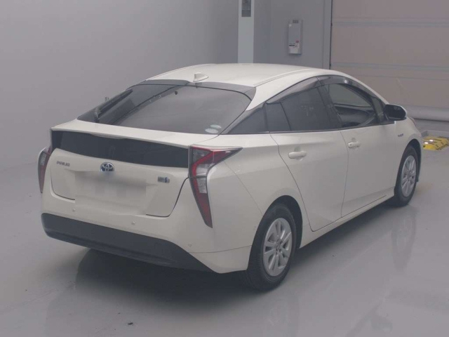 TOYOTA PRIUS 2018