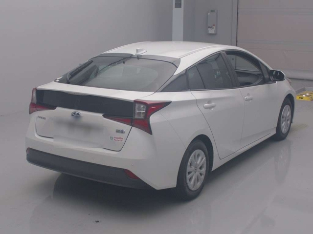 TOYOTA PRIUS 2021