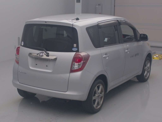 TOYOTA RACTIS 2010
