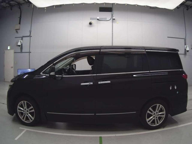NISSAN ELGRAND 2011