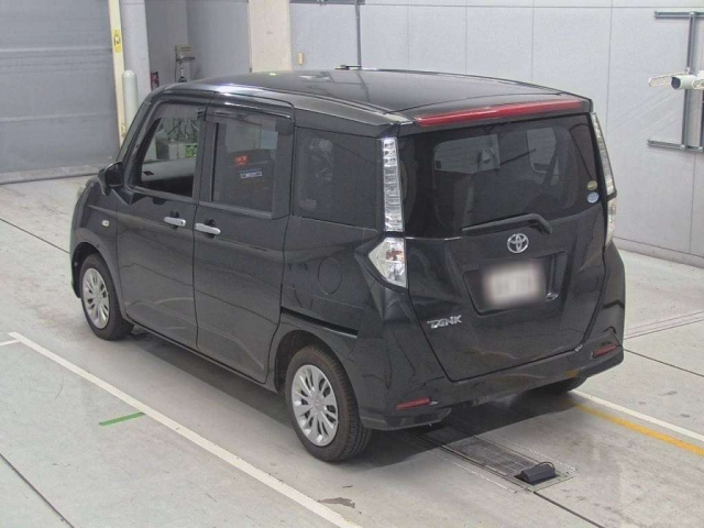 TOYOTA TANK 2017
