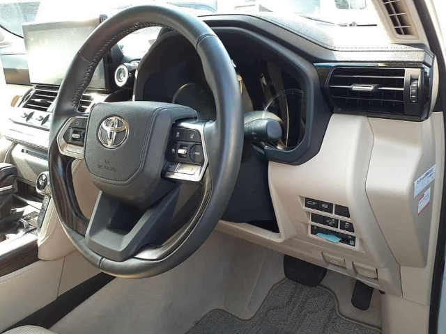 TOYOTA LAND CRUISER 2024