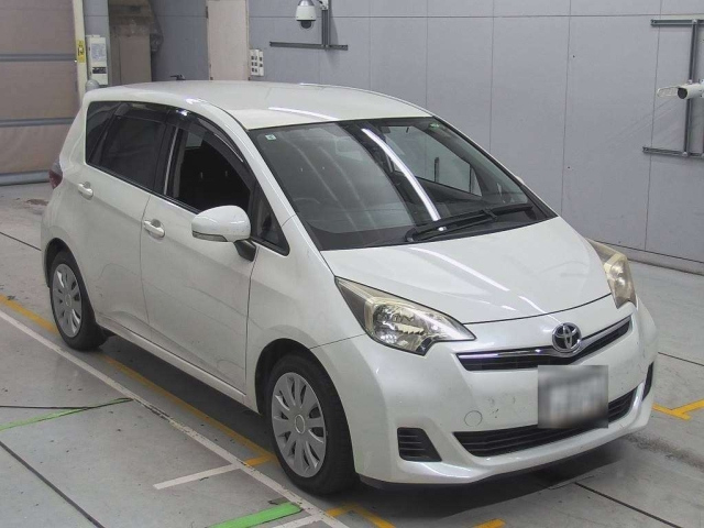 TOYOTA RACTIS 2013