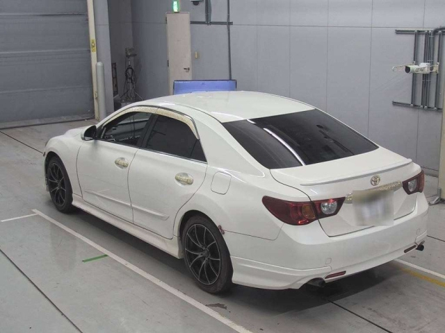 TOYOTA MARK X 2011
