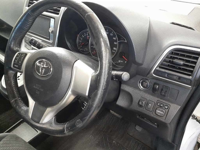TOYOTA RACTIS 2013