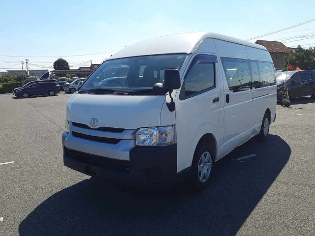 TOYOTA HIACE 2016