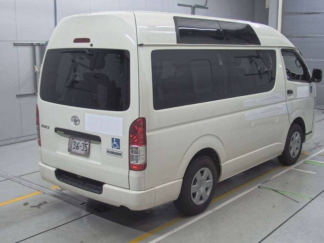 TOYOTA HIACE VAN 2020