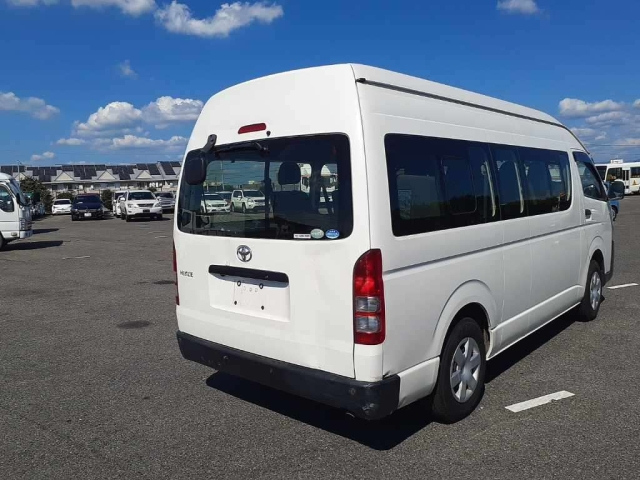 TOYOTA HIACE 2016