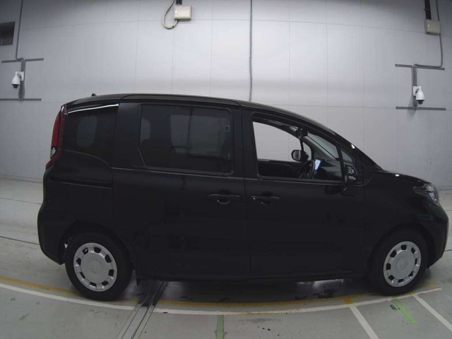 TOYOTA SIENTA 2025