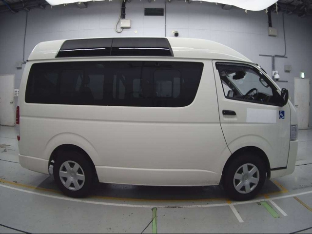 TOYOTA HIACE VAN 2020