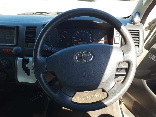 TOYOTA HIACE 2016