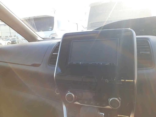 NISSAN SERENA 2018
