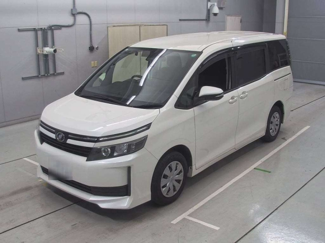 TOYOTA VOXY 2017