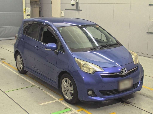 TOYOTA RACTIS 2013