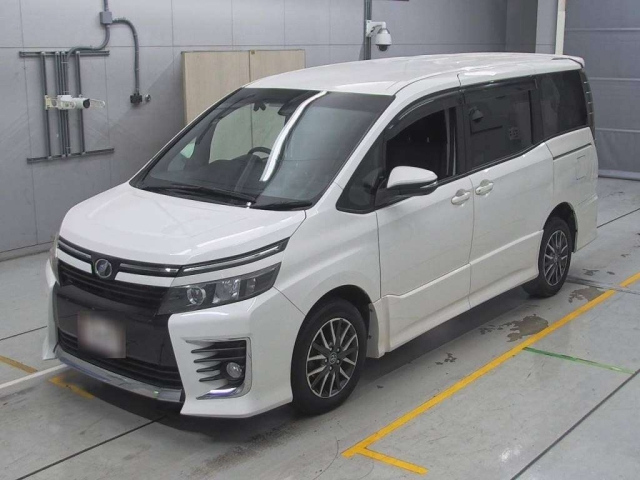 TOYOTA VOXY 2017