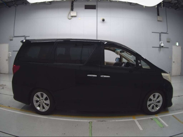 TOYOTA ALPHARD 2010