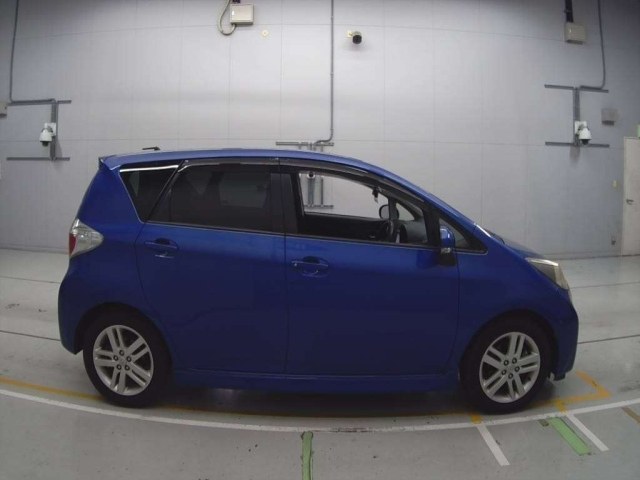TOYOTA RACTIS 2013