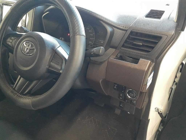 TOYOTA TANK 2019