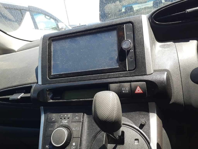 TOYOTA WISH 2012