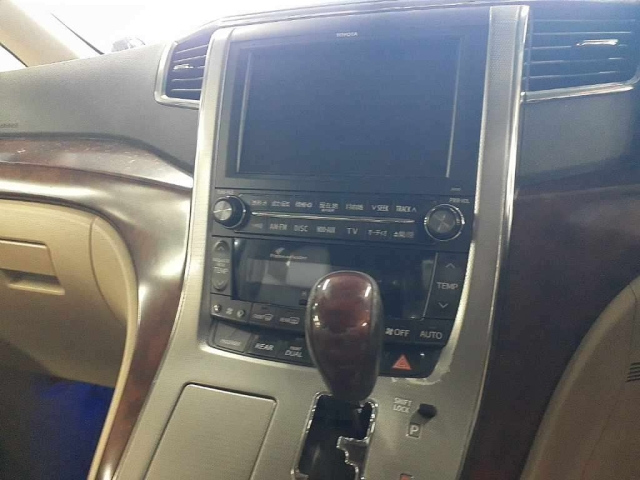 TOYOTA ALPHARD 2010