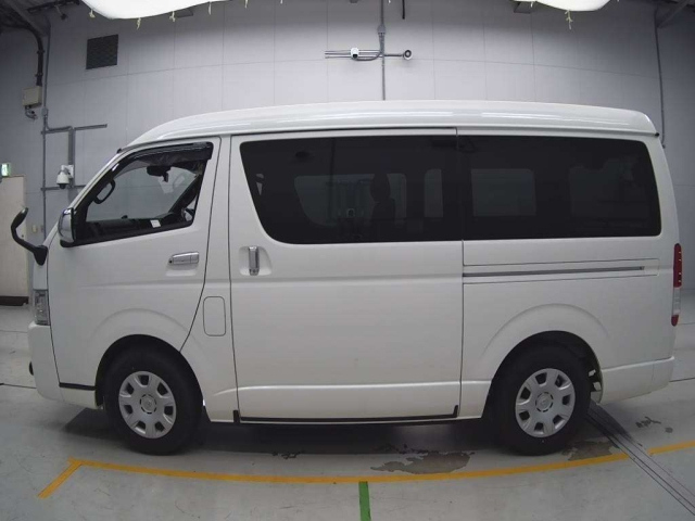 TOYOTA REGIUS ACE VAN 2019