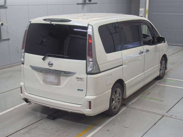 NISSAN SERENA 2011