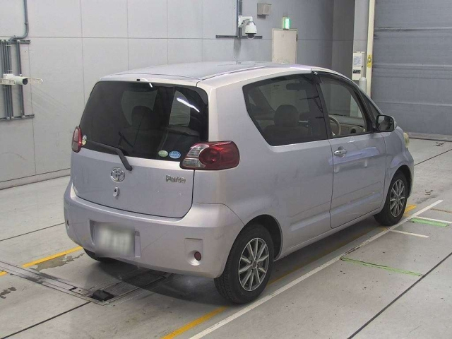 TOYOTA PORTE 2011