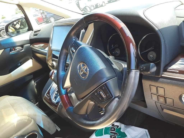 TOYOTA ALPHARD 2017