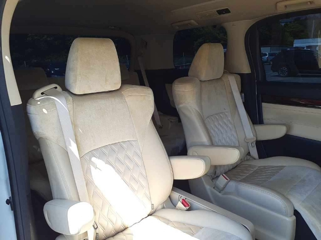 TOYOTA ALPHARD 2017