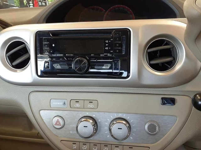 TOYOTA PORTE 2011