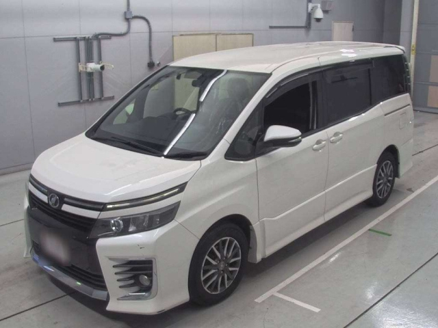 TOYOTA VOXY 2014