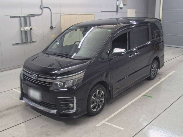 TOYOTA VOXY 2017