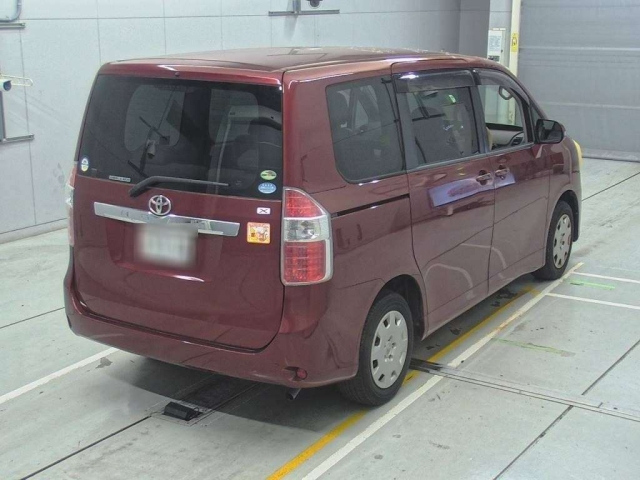 TOYOTA NOAH 2008