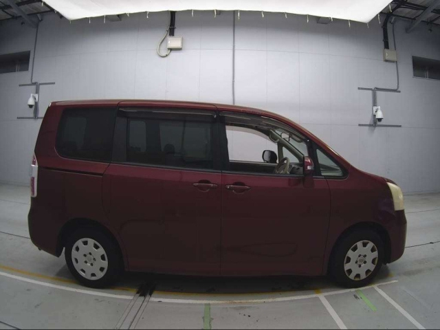 TOYOTA NOAH 2008
