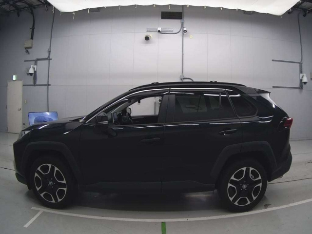 TOYOTA RAV4 2021