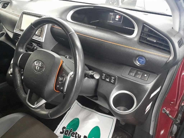 TOYOTA SIENTA 2018